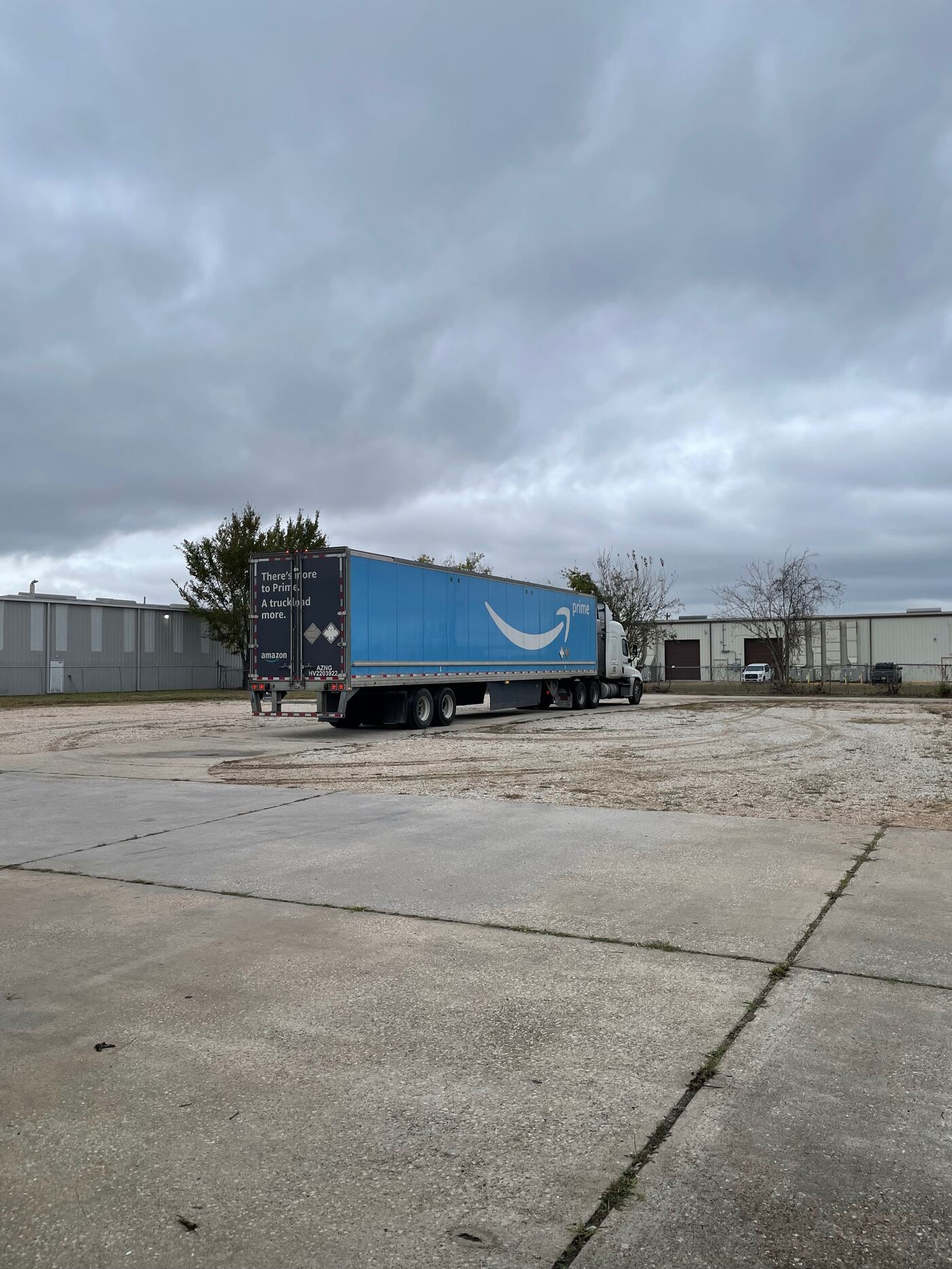 Amazon trailer staged in FlexPrep's stabilized yard for FBA removal freight